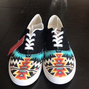 Archer style BucketFeet never worn